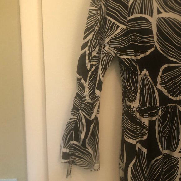 Maggy London black & white 3/4-sleeve floral print jersey knit dress sz 10 - Picture 3 of 9